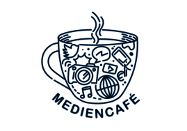 Eine Tasse, in der verschiedene Medien wie Kamera oder Smartphone abgebildet sind.