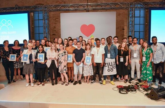 Gruppenfoto der Gewinner:innen 2018  