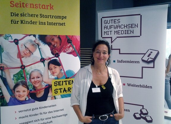 Helga Kleinen, Vorstandsvorsitzende von Seitenstark, Arbeitsgemeinschaft vernetzer Kinderseiten beim Fachtag  