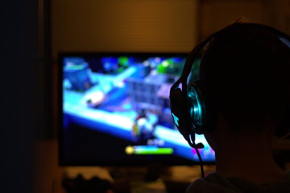 Beim Spielen eines Computerspiels