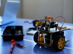 Ein selbtsgebauter, kleiner Roboter
