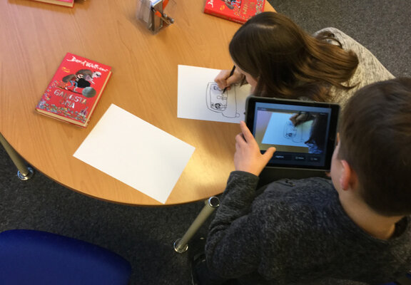 Kinder mit Tablet Projekt Kaufbeuren  