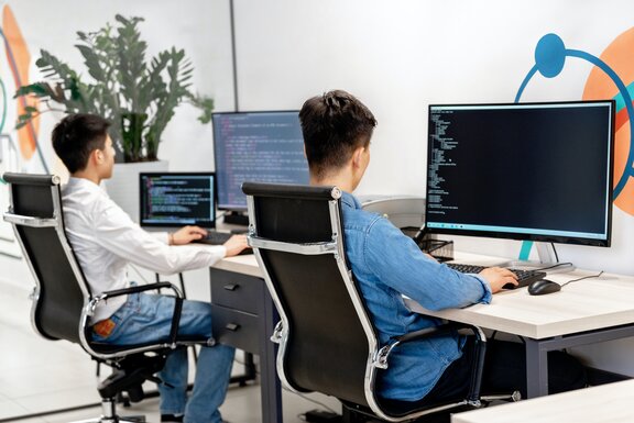pexels-Jugendliche_programmieren.jpg  