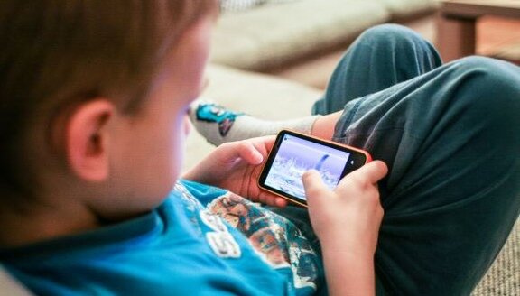 Ansicht: Kinderrechte im Global Digital Compact berücksichtigen