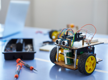 Ein selbtsgebauter, kleiner Roboter